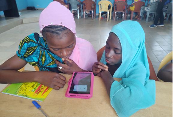 La Journée Internationale de la Fille (JIF) est un rappel annuel du rôle essentiel que jouent les jeunes filles dans la construction d'un avenir meilleur. Le thème de cette année met l'accent sur « Garder les Filles à l'École et Mettre Fin aux Mariages d'Enfants »...
